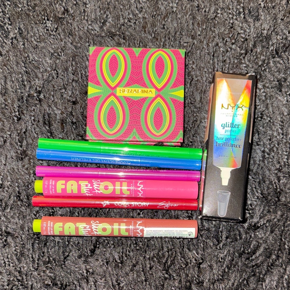 NYX / Juvias place makeup bundle some swatched, as is. In excellent condition